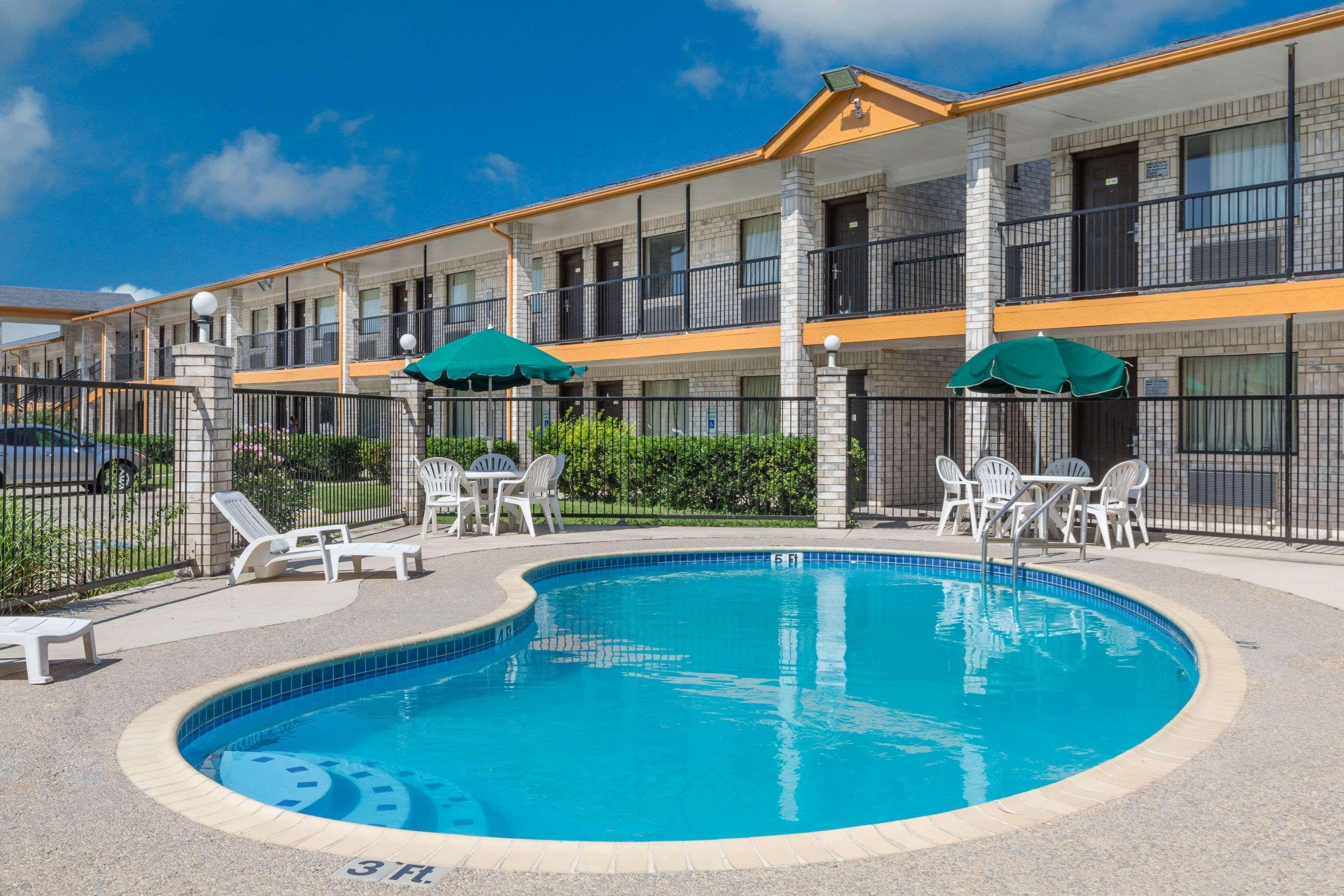 Days Windcrest By Wyndham